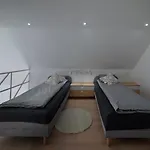 Holzhaus Sikonda * Komlo