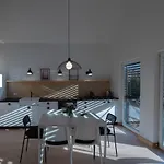 Holzhaus Sikonda * Komlo