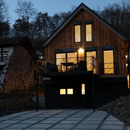 Holzhaus Sikonda Alpehytte *