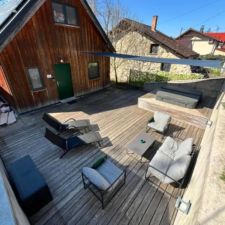 Chalet Holzhaus Sikonda *