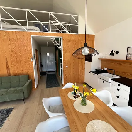 Holzhaus Sikonda Komló