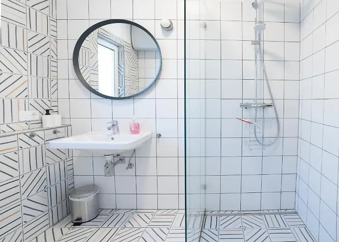 Holzhaus Sikonda Komló