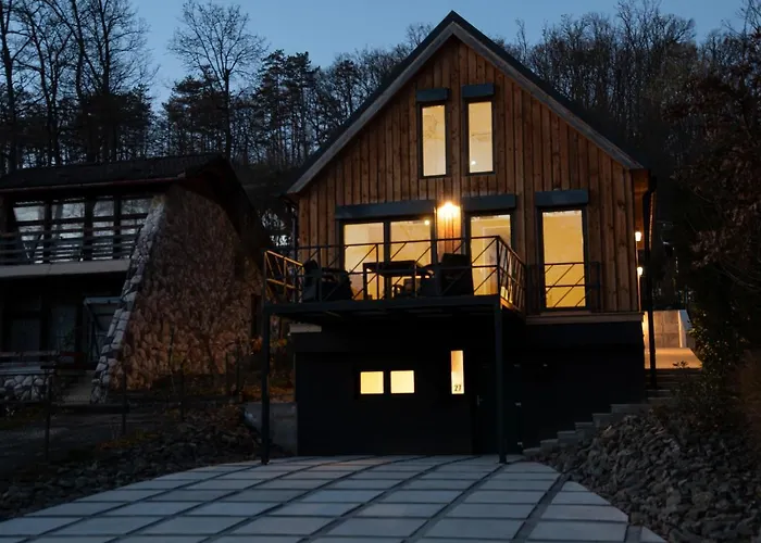 Holzhaus Sikonda Chalet *
